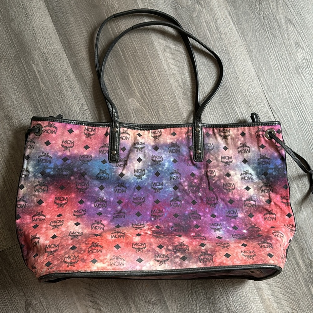 MCM galaxy reversible large size tote - Picture 12 of 12